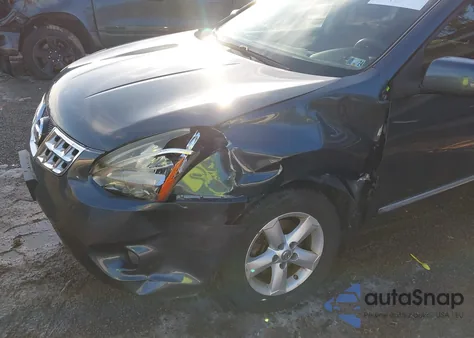 2013 Nissan Rogue S z USA, uszkodzony, nr VIN JN8AS5MV5DW614695